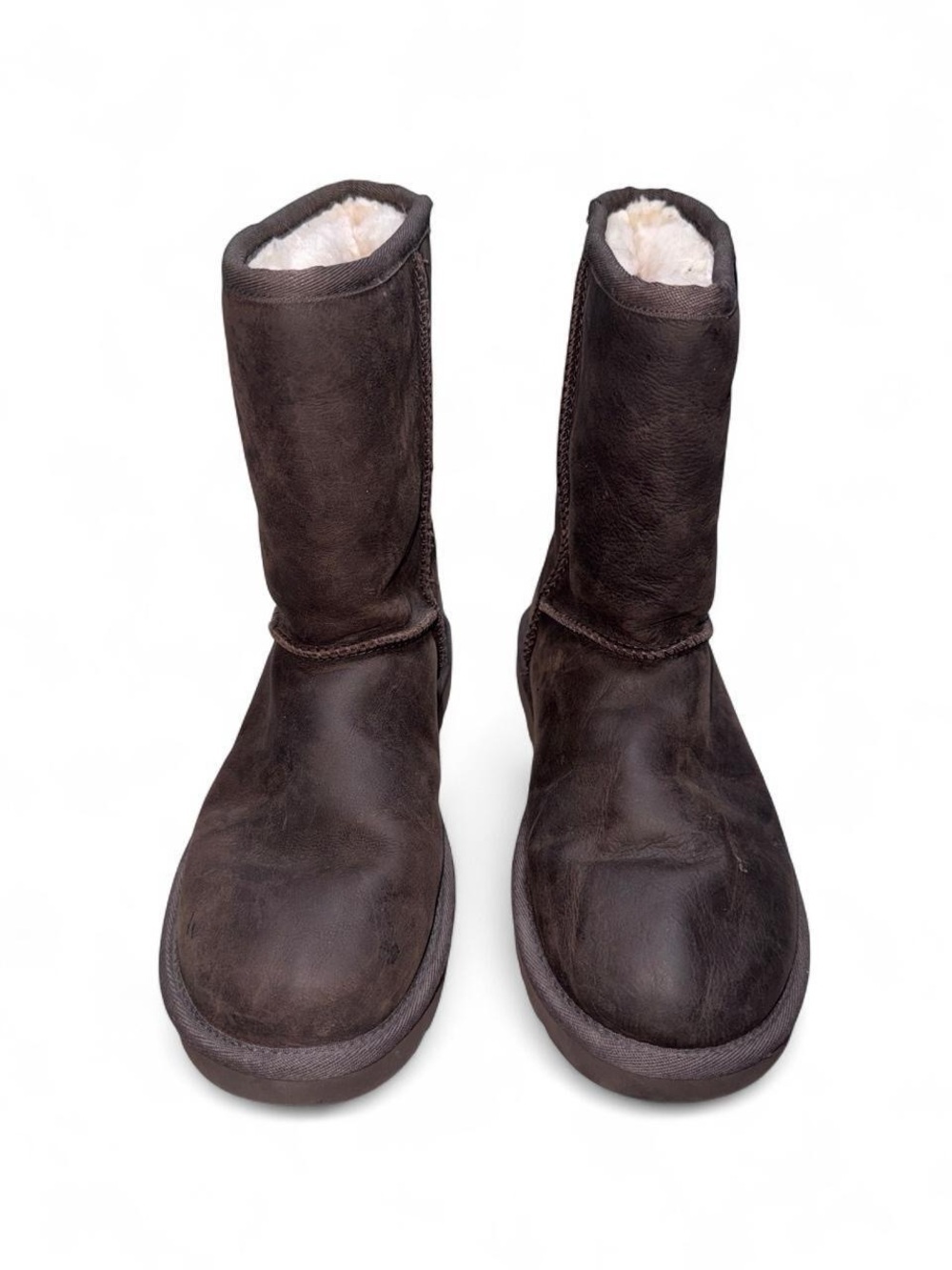 UGG Classic Short Chocolate Brown Sheepskin leather Boots Women’s Size 8